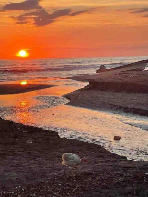 Nuestro Castillo, Playa San Blas, La Libertad, El Salvador ภายนอก รูปภาพ